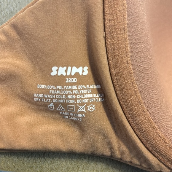Skims Fits everybody t-shirt Bra 32DD - Picture 7 of 7